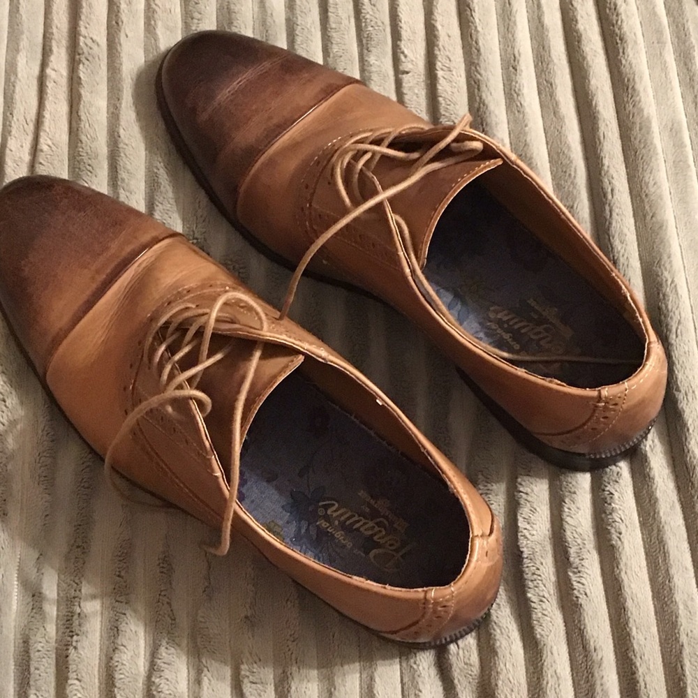 Stylish Tan and Brown Leather Oxfords